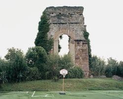 Hans-Christian Schink, Via del Quadraro (2), aus der Serie Aqua Claudia, 2014 51 x 60 cm, Leihgabe des Künstlers, © Hans-Christian Schink